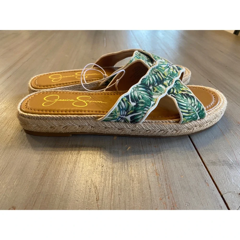 Jessica Simpson Tropical Leaf Platform Sandals in Green and Tan - Picture 4 of 8
